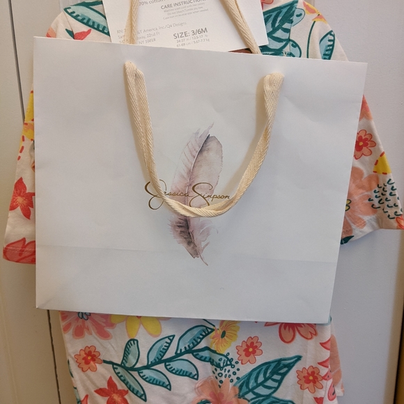 ☀️ Jessica Simpson 5 piece Layette Set - Picture 5 of 6